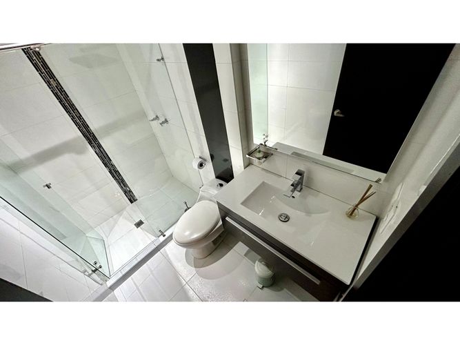 Apartamento de 3 alcobas en venta en Usaquen, Bogotá, 185 m² · foto 23 de 24