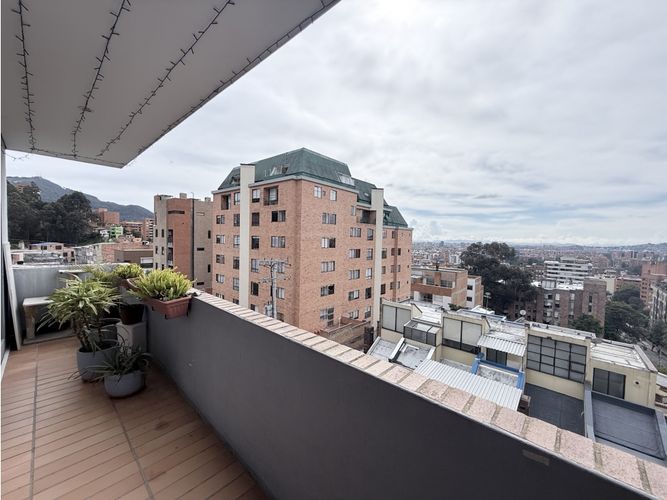 Apartamento de 3 alcobas en venta en Ub. Delicias Del Carmen, Bogotá, 140 m² · foto 2 de 15