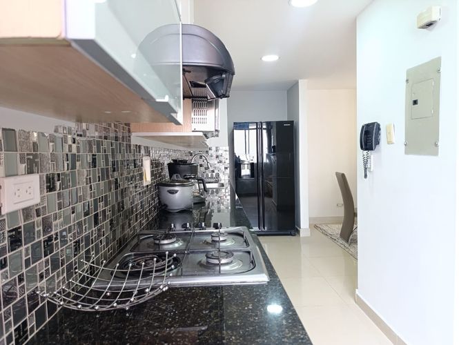 Apartamento de 3 alcobas en arriendo en El Poblado, Medellín, 126 m² · foto 10 de 20
