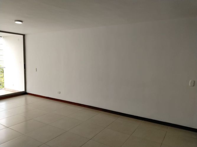 Apartamento de 2 alcobas en arriendo en El Poblado, Medellín, 86 m² · foto 3 de 19