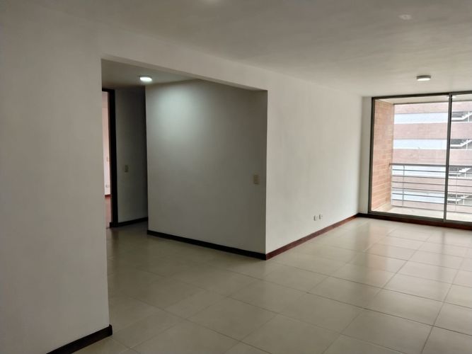 Apartamento de 2 alcobas en arriendo en El Poblado, Medellín, 86 m² · foto 2 de 19