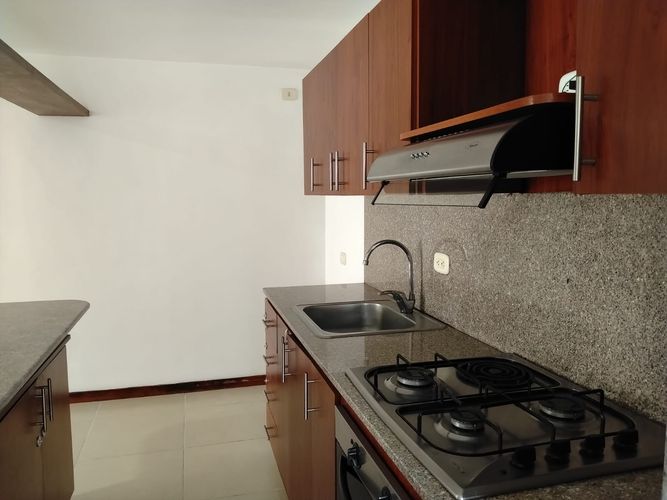 Apartamento de 2 alcobas en arriendo en El Poblado, Medellín, 86 m² · foto 4 de 19