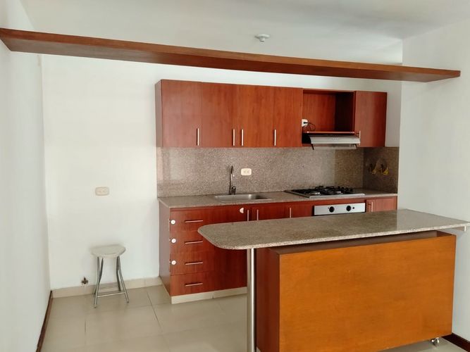 Apartamento de 2 alcobas en arriendo en El Poblado, Medellín, 86 m² · foto 7 de 19