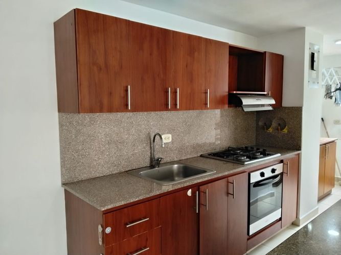 Apartamento de 2 alcobas en arriendo en El Poblado, Medellín, 86 m² · foto 5 de 19