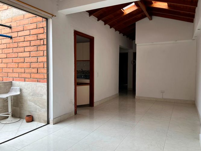 Apartamento de 3 alcobas en arriendo en El Poblado, Medellín, 90 m² · foto 2 de 16