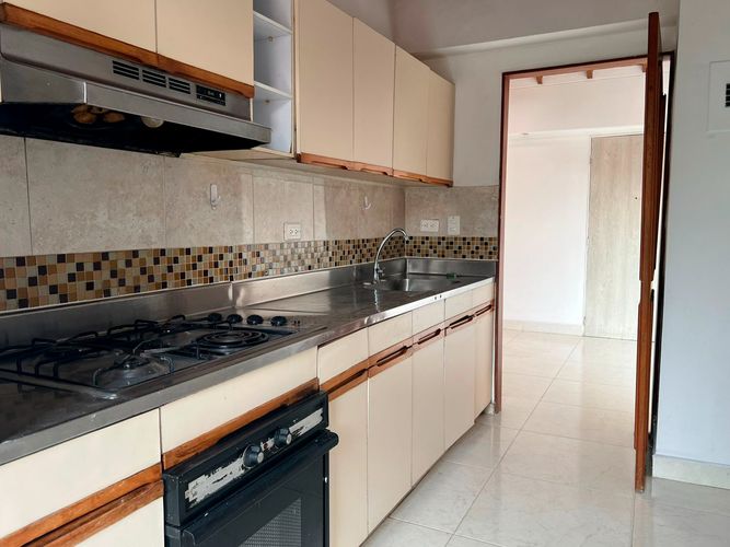 Apartamento de 3 alcobas en arriendo en El Poblado, Medellín, 90 m² · foto 4 de 16