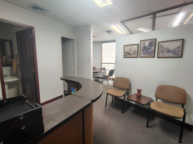 Oficina en arriendo en El Poblado, Medellín, 42 m² · foto 2 de 10