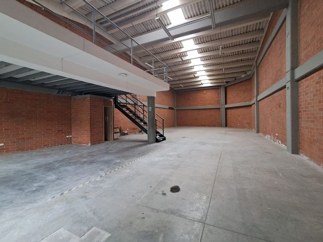 Bodega en arriendo en Romelia Alta, Dosquebradas, 250 m² · foto 5 de 8