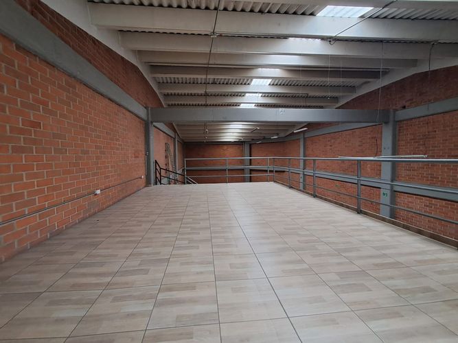Bodega en arriendo en Romelia Alta, Dosquebradas, 250 m² · foto 7 de 8