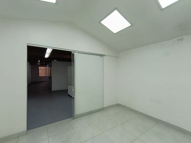 Bodega en arriendo en El Poblado, Medellín, 149 m² · foto 14 de 20