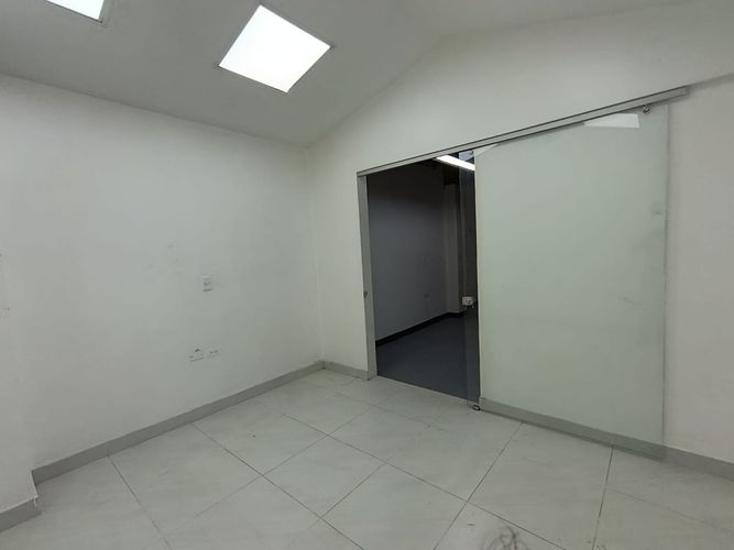 Bodega en arriendo en El Poblado, Medellín, 149 m² · foto 15 de 20