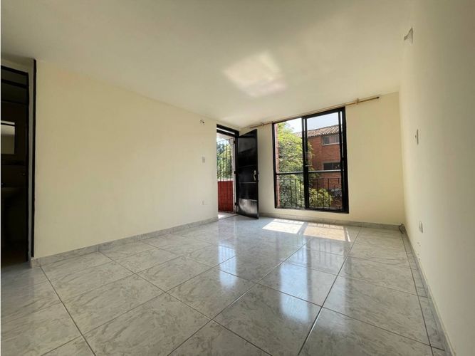 Apartamento de 3 alcobas en venta en Los Alcazares, Cali, 44 m² · foto 2 de 19