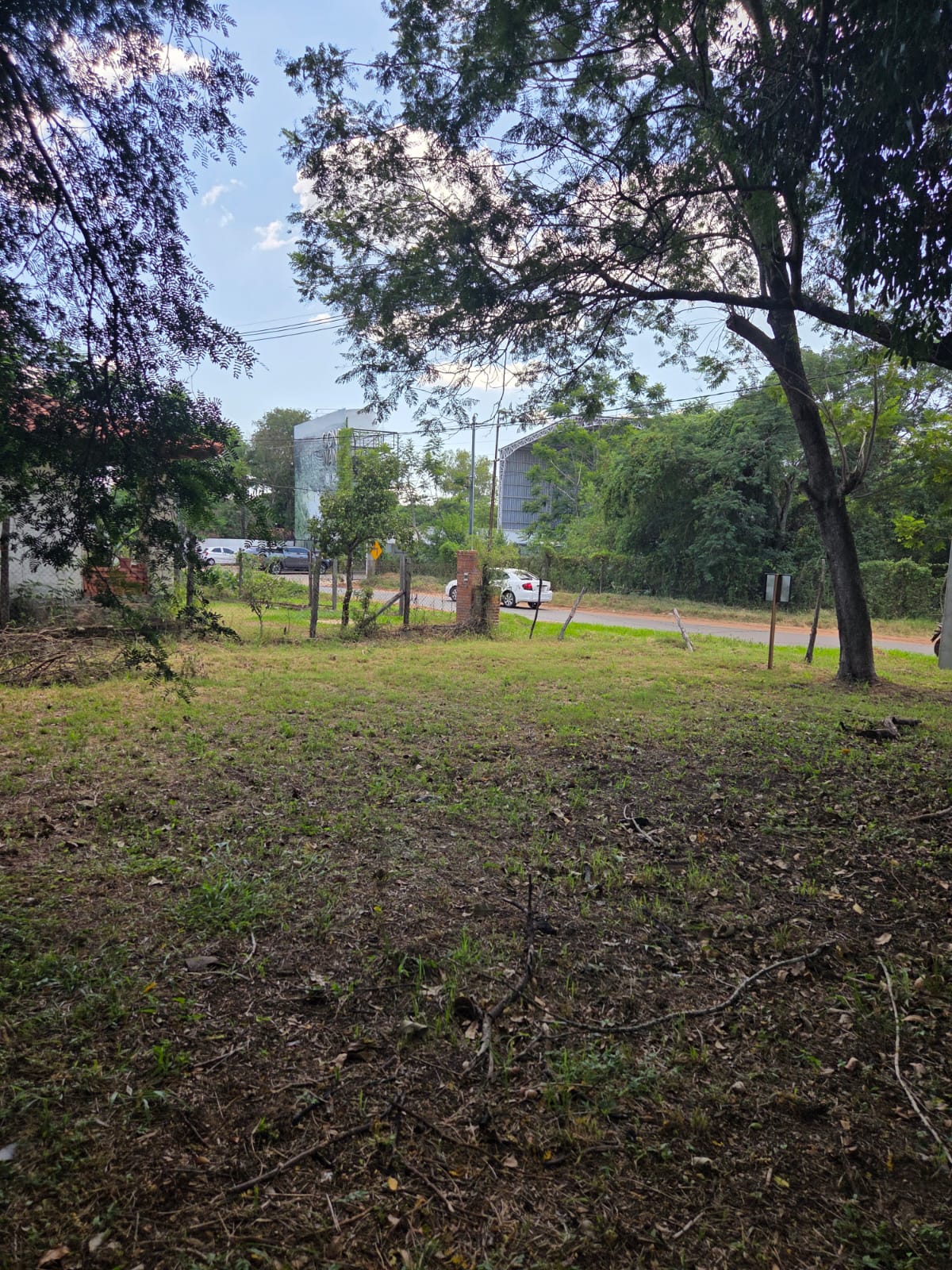 VENDO HERMOSO TERRENO S/ ASFALTO EN ZONA RAKIURA EN LUQUE — foto 2