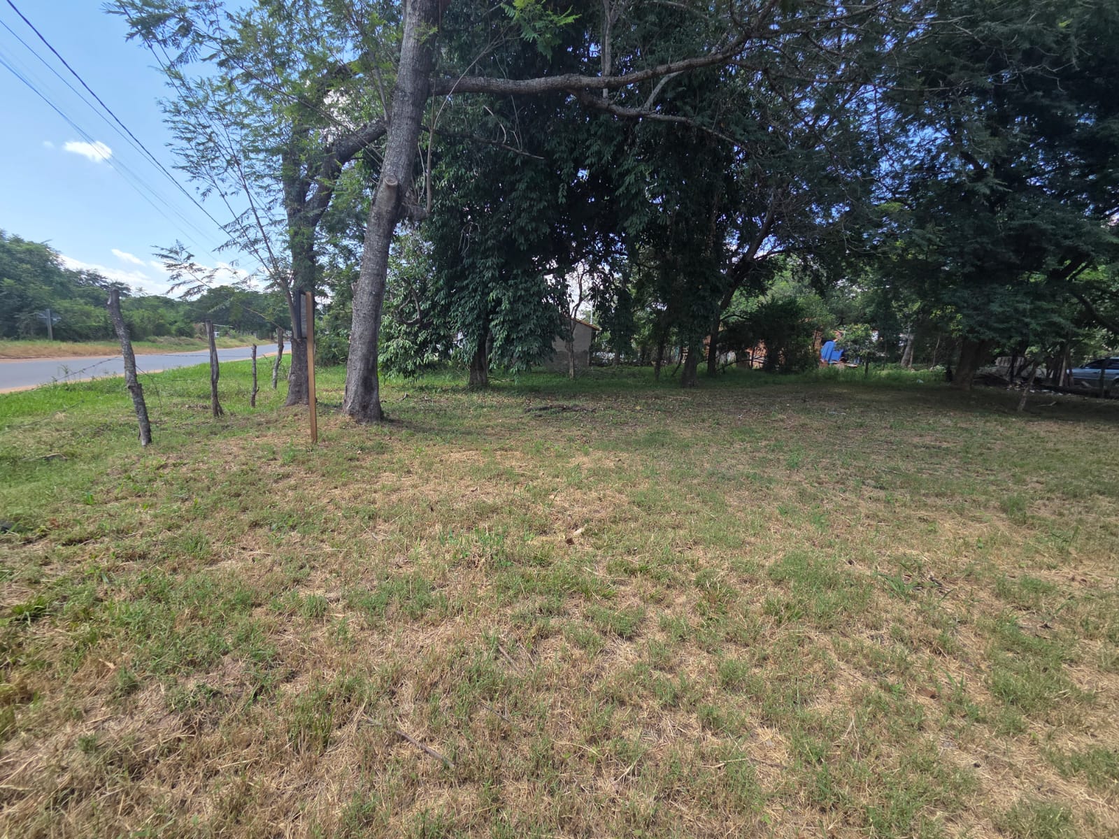 VENDO HERMOSO TERRENO S/ ASFALTO EN ZONA RAKIURA EN LUQUE — foto 3
