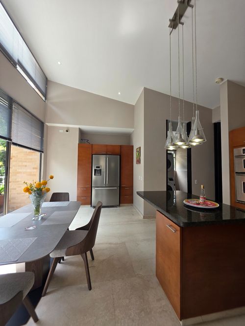 Apartamento de 3 alcobas en venta en Los Rosales, Bogotá, 317 m² · foto 16 de 24