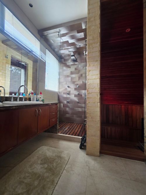 Apartamento de 3 alcobas en venta en Los Rosales, Bogotá, 317 m² · foto 24 de 24