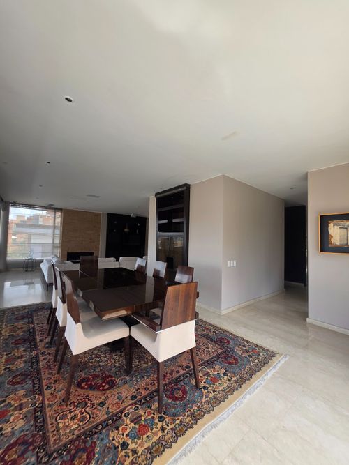 Apartamento de 3 alcobas en venta en Los Rosales, Bogotá, 317 m² · foto 12 de 24