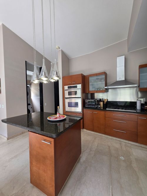 Apartamento de 3 alcobas en venta en Los Rosales, Bogotá, 317 m² · foto 15 de 24