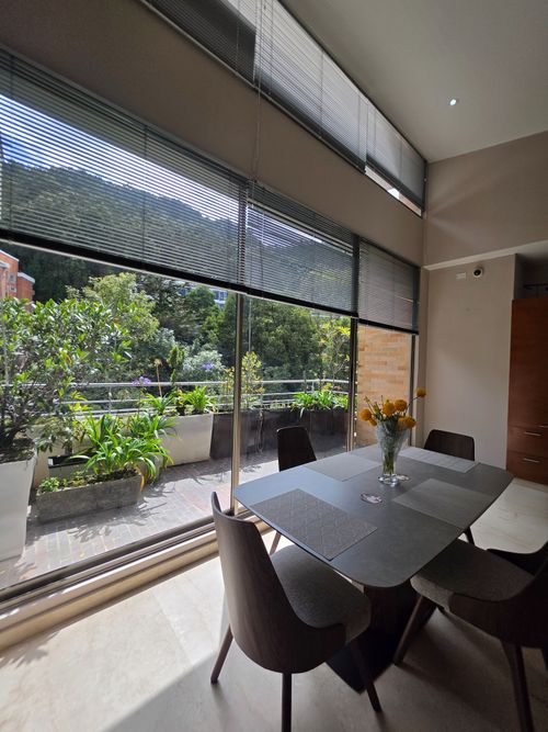 Apartamento de 3 alcobas en venta en Los Rosales, Bogotá, 317 m² · foto 13 de 24