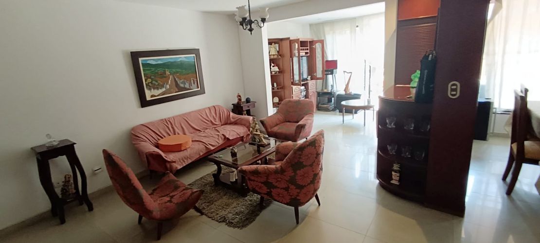 Casa de 4 alcobas en venta en San Joaquin, Cali, 230 m² · foto 2 de 15