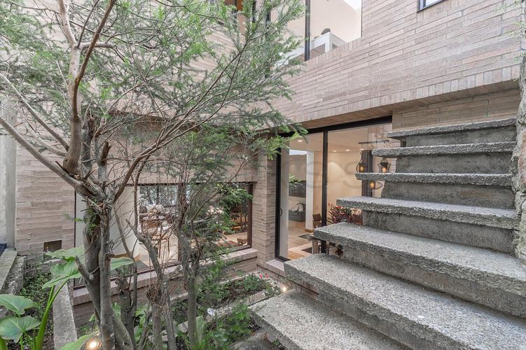 Casa de 4 alcobas en venta en Santa Ana, Bogotá, 597 m² · foto 8 de 24