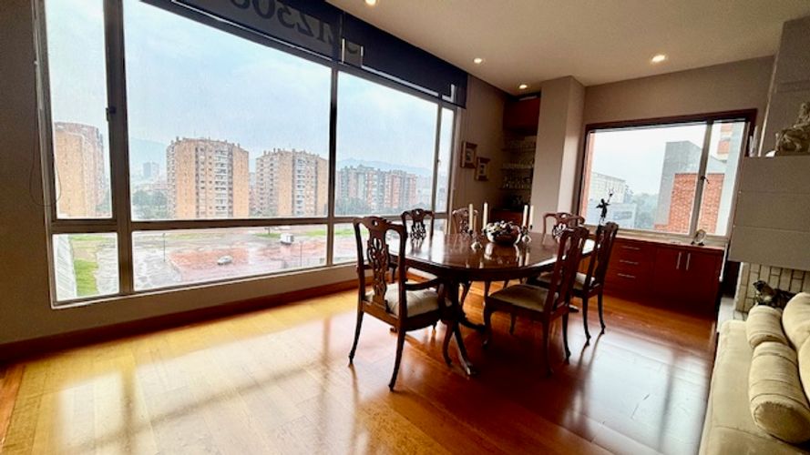 Apartamento de 3 alcobas en venta en Colina Campestre, Bogotá, 196 m² · foto 5 de 24