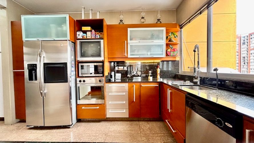 Apartamento de 3 alcobas en venta en Colina Campestre, Bogotá, 196 m² · foto 8 de 24