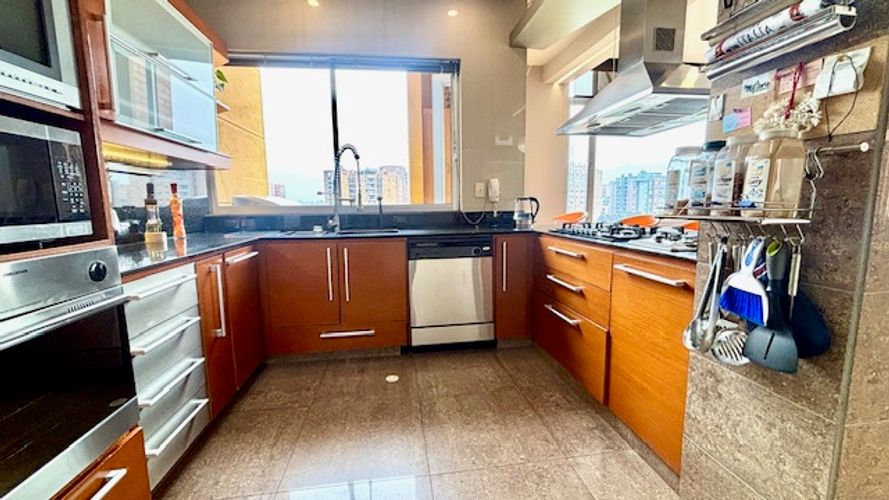 Apartamento de 3 alcobas en venta en Colina Campestre, Bogotá, 196 m² · foto 9 de 24
