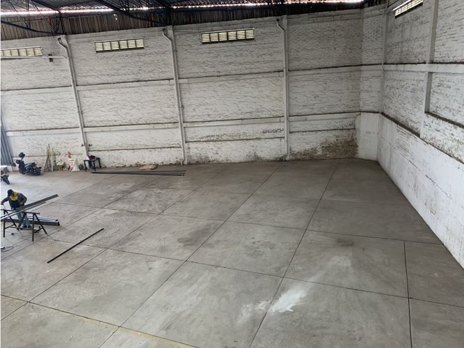 Bodega en arriendo en Armenia, Armenia, 900 m² · foto 5 de 11