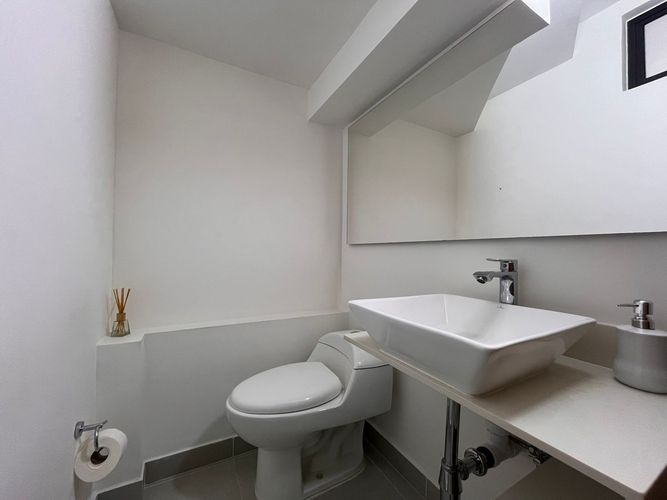 Casa de 3 alcobas en venta en Loma El Atravesado, Envigado, 168 m² · foto 18 de 20