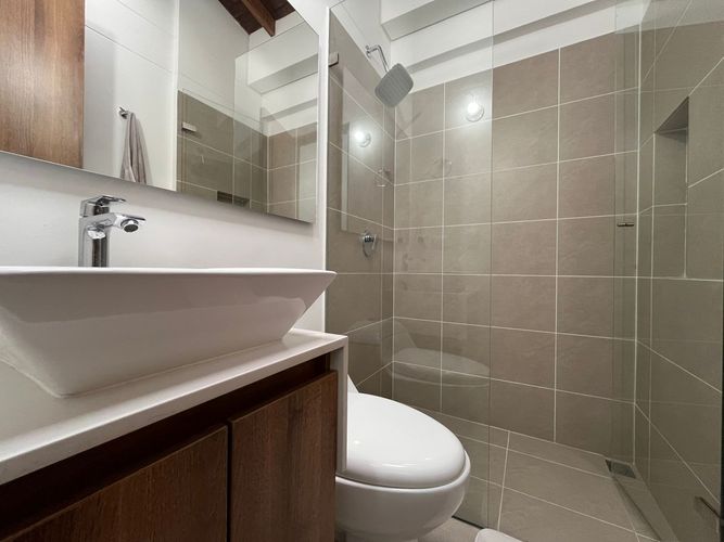Casa de 3 alcobas en venta en Loma El Atravesado, Envigado, 168 m² · foto 16 de 20