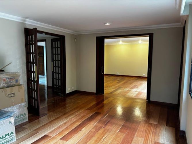 Apartamento de 3 alcobas en venta en Los Rosales, Bogotá, 265 m² · foto 3 de 24