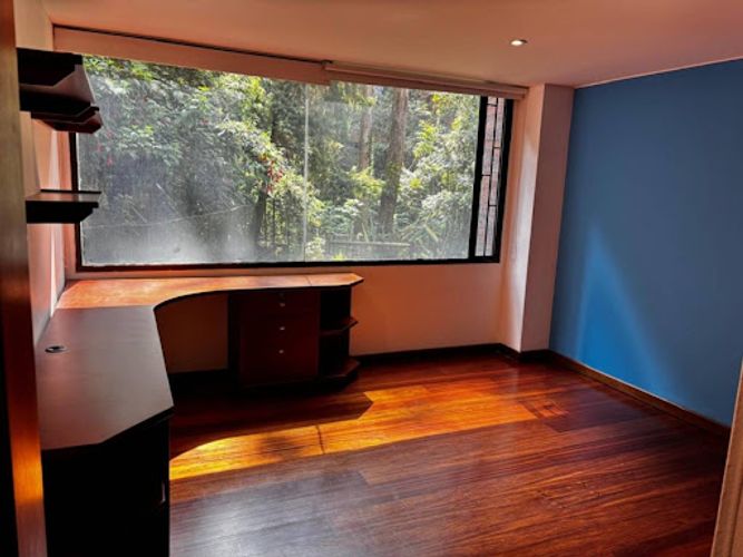 Apartamento de 3 alcobas en venta en Los Rosales, Bogotá, 265 m² · foto 15 de 24