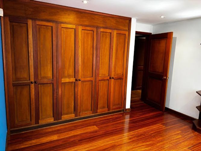 Apartamento de 3 alcobas en venta en Los Rosales, Bogotá, 265 m² · foto 16 de 24