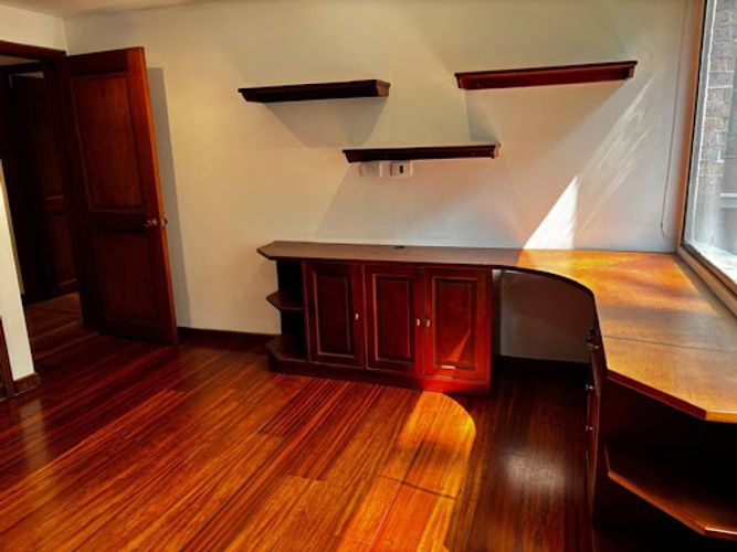 Apartamento de 3 alcobas en venta en Los Rosales, Bogotá, 265 m² · foto 17 de 24