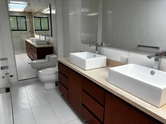 Apartamento de 3 alcobas en venta en Los Rosales, Bogotá, 265 m² · foto 24 de 24