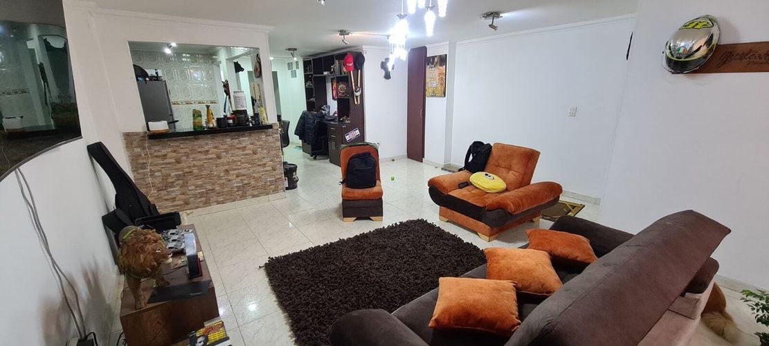 Apartamento de 3 alcobas en venta en Comuneros, Bogotá, 90 m² · foto 4 de 19