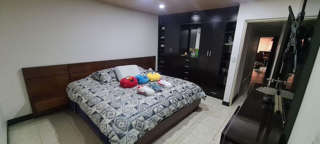 Apartamento de 3 alcobas en venta en Comuneros, Bogotá, 90 m² · foto 10 de 19
