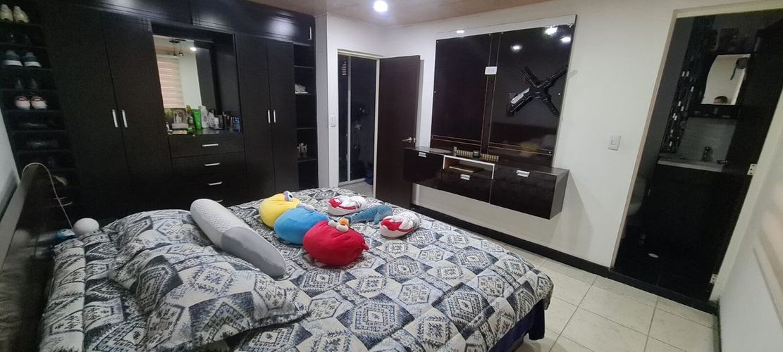 Apartamento de 3 alcobas en venta en Comuneros, Bogotá, 90 m² · foto 9 de 19