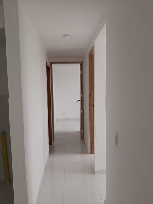 Apartamento de 2 alcobas en venta en Cr. Country Plaza, Jamundí, 57 m² · foto 12 de 24