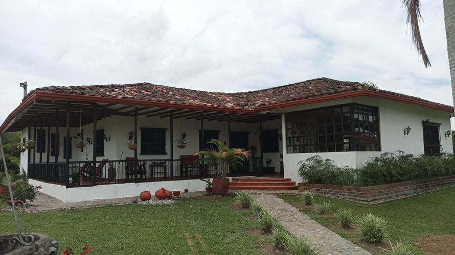 Finca en venta en Tribunas Corcega, Pereira, 250 m² · foto 11 de 24