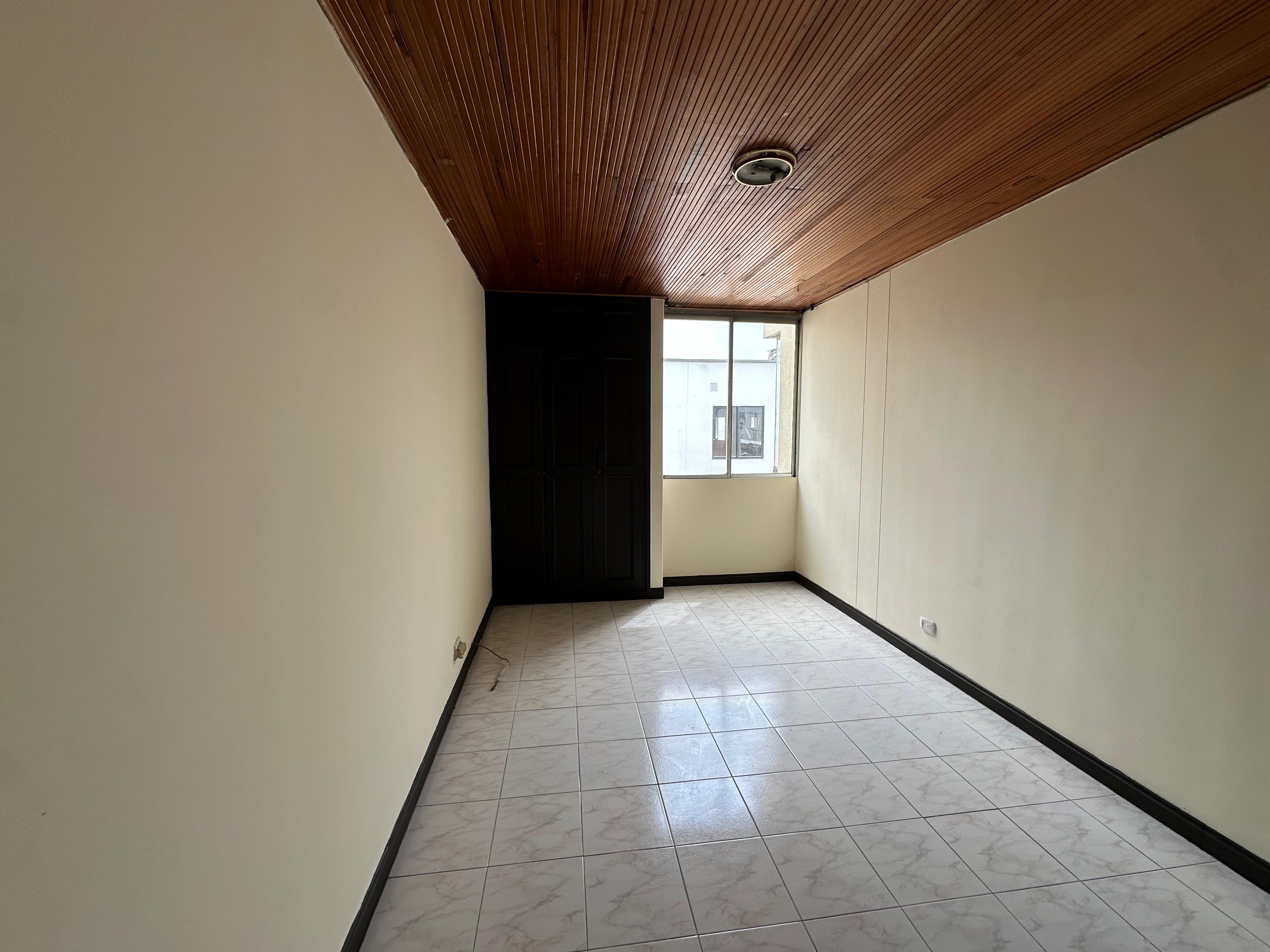 Apartamento en venta en Sector Plaza De Bolivar, Pereira · foto 3 de 12