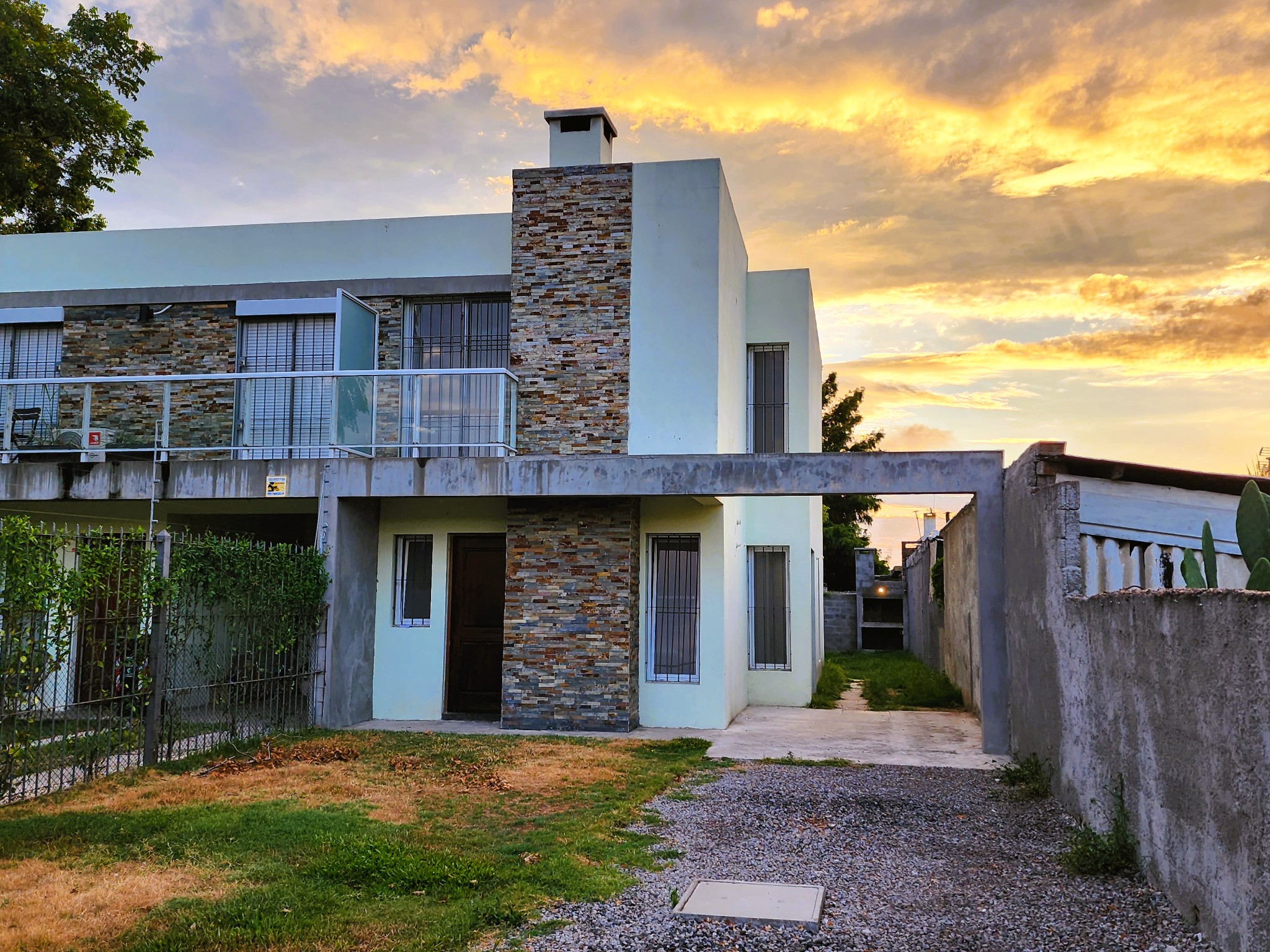 RESERVADA!! METROS DEL MAR!! ALQUILER CASA NUEVA!