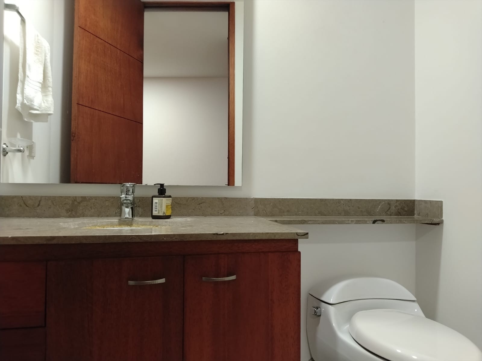 Apartamento en arriendo en El Poblado, Medellín · foto 14 de 16