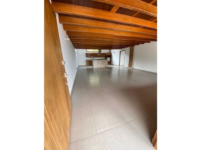 Casa de 4 alcobas en arriendo en San Rafael, Envigado, 350 m² · foto 4 de 24