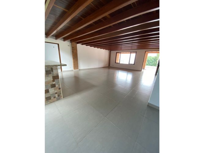 Casa de 4 alcobas en arriendo en San Rafael, Envigado, 350 m² · foto 5 de 24