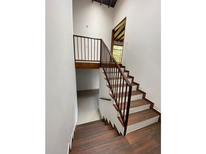 Casa de 4 alcobas en arriendo en San Rafael, Envigado, 350 m² · foto 6 de 24
