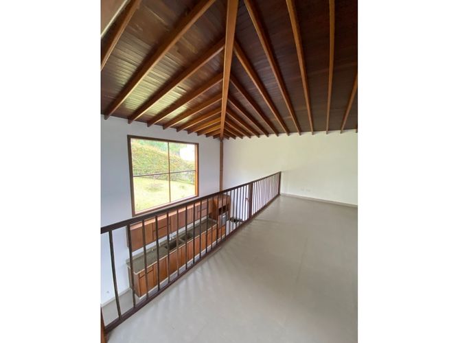 Casa de 4 alcobas en arriendo en San Rafael, Envigado, 350 m² · foto 9 de 24