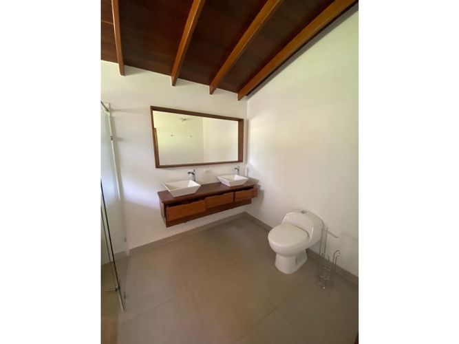 Casa de 4 alcobas en arriendo en San Rafael, Envigado, 350 m² · foto 12 de 24