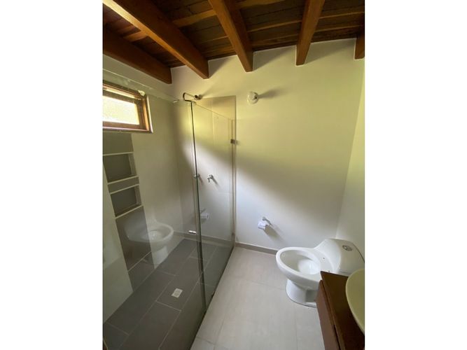Casa de 4 alcobas en arriendo en San Rafael, Envigado, 350 m² · foto 14 de 24